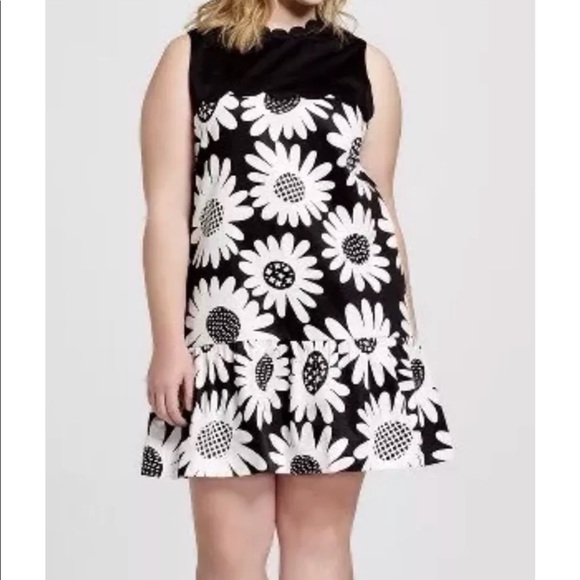 Victoria Beckham for Target Dresses & Skirts - Victoria Beckham for Target Mod floral dress 3X